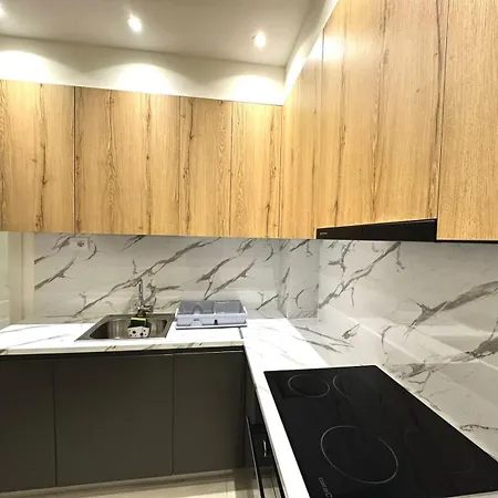 Glar 1br Barrikada Tirana