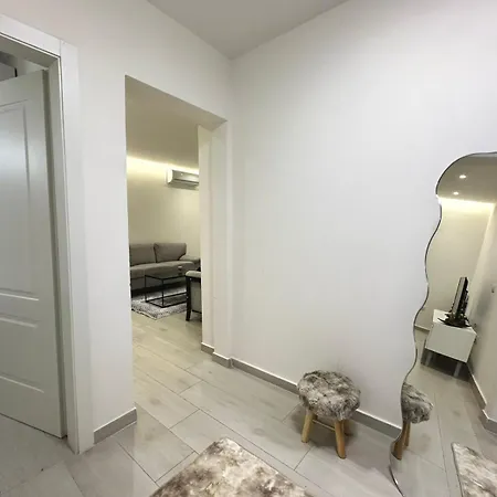 Apartment Glar 1br Barrikada Tirana