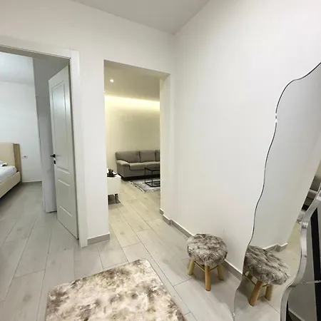 Apartment Glar 1br Barrikada Tirana