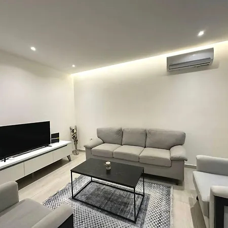 Glar 1br Barrikada Apartment Tirana
